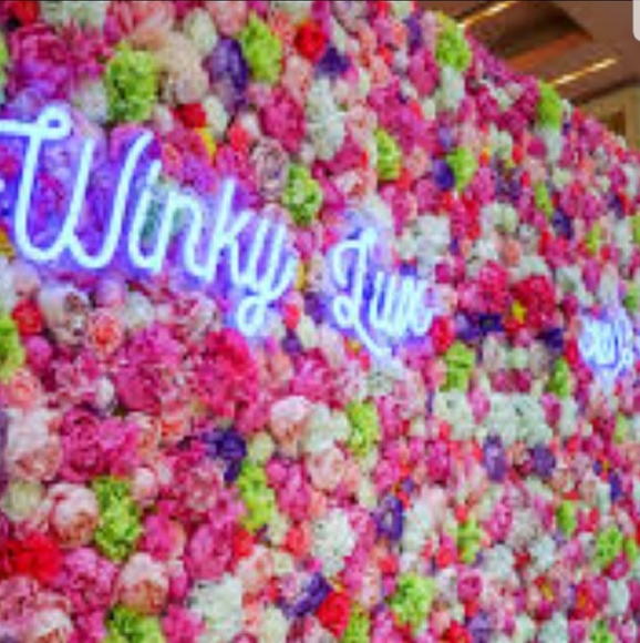 ✨BLUE Winky Lux Flower Lip Balm NWT - Picture 4 of 8